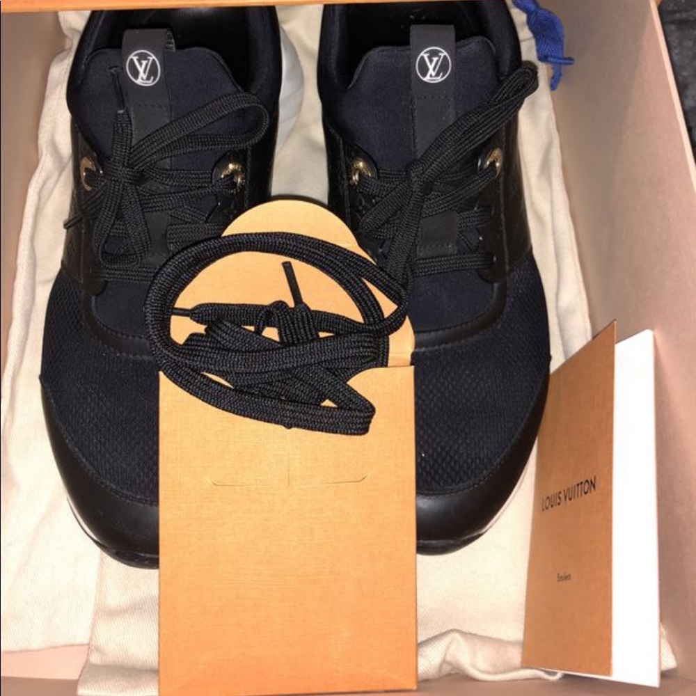 Black run away sneaker louis vuitton